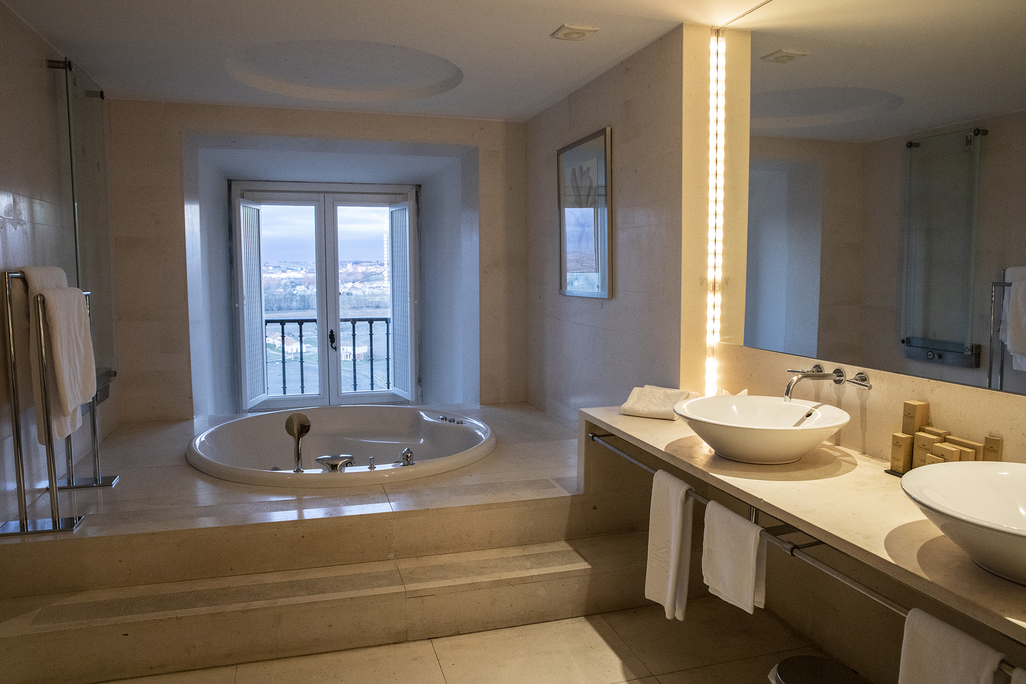 Descanso y relax en la habitación 106, más conocida como de la infanta Margarita, del Parador de Lerma