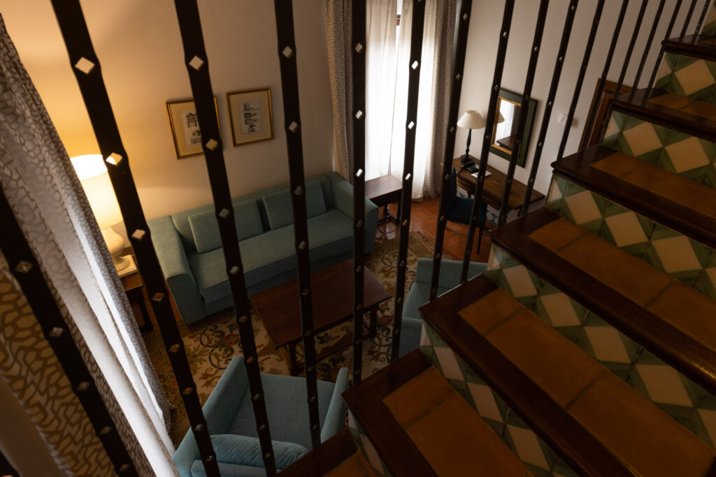 Habitación 218 del Parador de Alcañiz ubicada en una de las torres del antiguo palacio del infante don Felipe