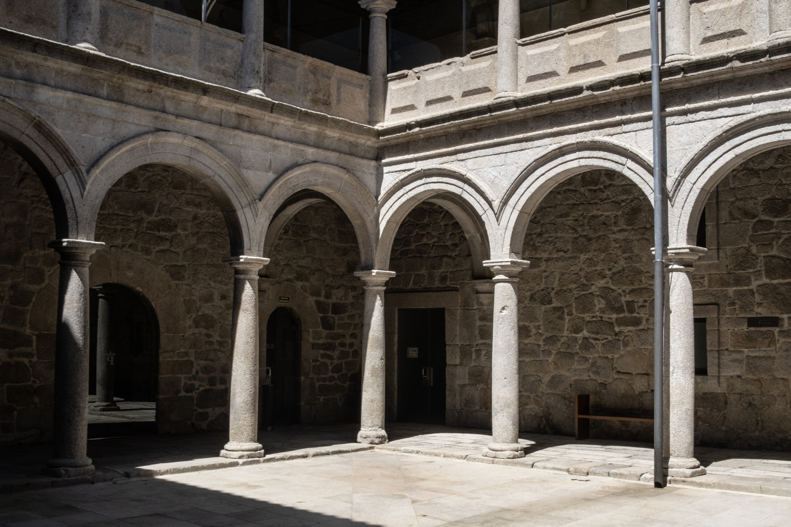 Claustro do Viveiro de Santo Estevo